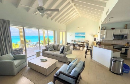 Grace Bay Condo | Villa Renaissance 402: 4th Floor 2 Bedroom, 2 1/2 Baths Ocean Front Penthouse