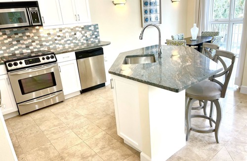 Grace Bay Condo | Villa Renaissance 503: 2nd Floor 1 Bedroom Pool/Garden View Villa: Sleeps 2-4