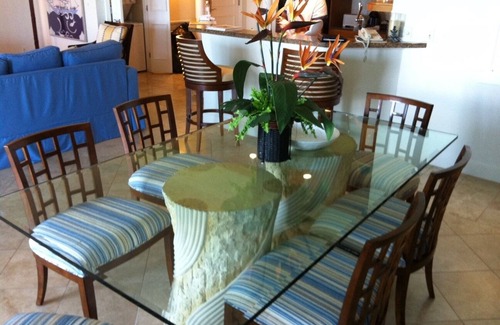 Grace Bay Condo | Villa Renaissance 305: 3rd Floor Deluxe, 2 Bedrooms, 2 1/2 Baths, Ocean Front