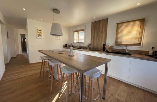Savines-le-Lac Villa | Villa resort 18p. lake view sauna near lake, ski, ideal for families/groups