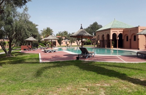 Palmeraie Villa | Villa/riad Tout Confort Décoration Soignée + Cuisiniere