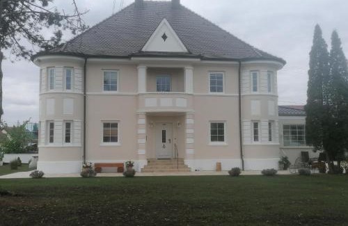 Oxenbronn Apartment | Villa Romantika
