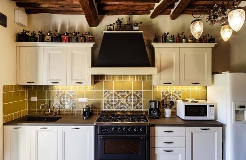 Monsummano Terme Villa | Villa Roncovisi by Fantasia Villas