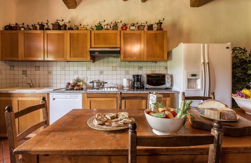 Monsummano Terme Villa | Villa Roncovisi by Fantasia Villas