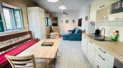 Dracevica House | Villa Rosa, Dracevica 46a, Brac