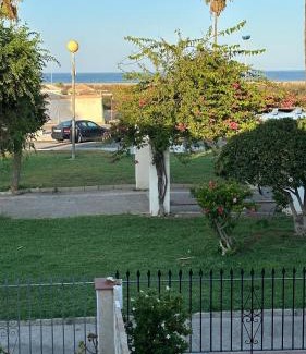 Conil de la Frontera City Center Villa | Villa Rosa en primera linea de playa