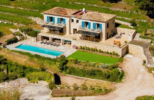 Tourrettes-sur-Loup Villa | Villa Rosa - Luxury Contemporary Villa With Panoramic Views Over Cote D'Azur