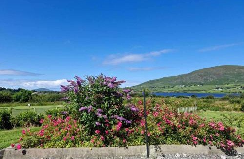 Cahirciveen Villa | Villa Rose - Sleeps 2 & Stunning Seaside Views