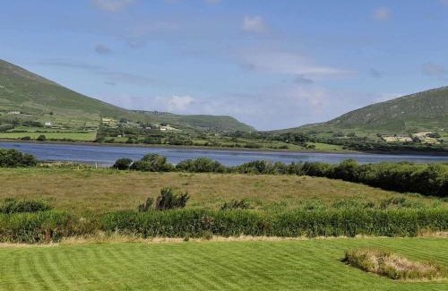 Cahirciveen Villa | Villa Rose - Sleeps 2 & Stunning Seaside Views