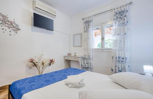 Limni Apartment | Villa Rossa - Hideaway by the sea