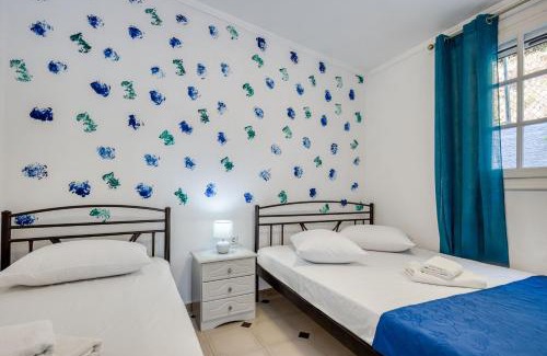 Limni Apartment | Villa Rossa - Hideaway by the sea