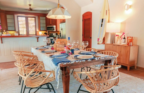 Ocean Point Villa | Villa Rosso Di Sera: 2 Minute Walk from the Beach