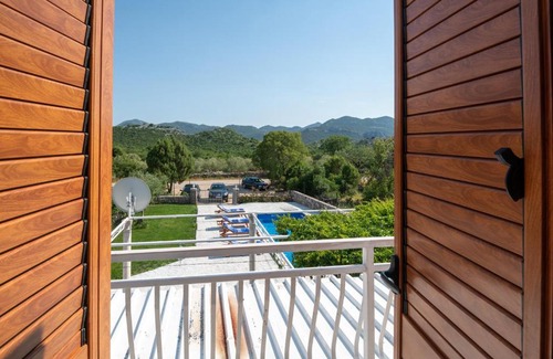 Zavala Villa | Villa Rustica