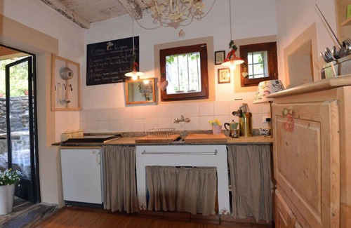 Vignola House | Villa Rustica Comfortable holiday residence