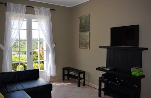 Saint-Maurice-dʼArdeche House | Villa Saint-Maurice-d'Ardèche, 4 bedrooms, 8 persons