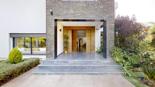 Rabat Villa | Villa S- Luxurious 8 masterbedrooms villa on 3000m2, close to all amenities, Golf and heart of Souissi