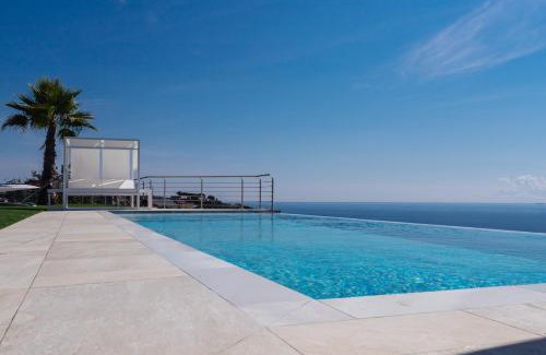 Poggi Villa | Villa Sabrina Riviera dei Fiori a Picco sul Mare con Piscina Privata ,WELLNESS & SPA
