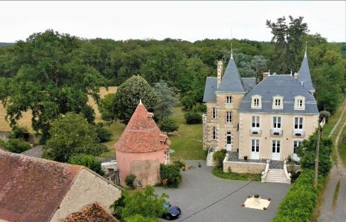 La Trimouille Hotel | VILLA SAINT PIERRE