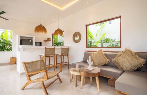 Tanjungbenoa Villa | Villa Sana - Nyanyi Beach - Close to Nuanu City and Luna Beach Club