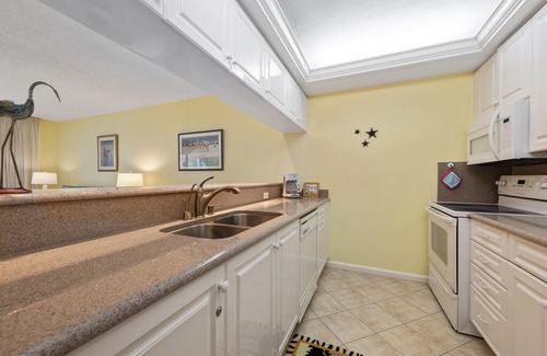Sanibel Condo | Villa Sanibel 3B, 2 Bedroom Ground-level Condo, Overlooks Pool
