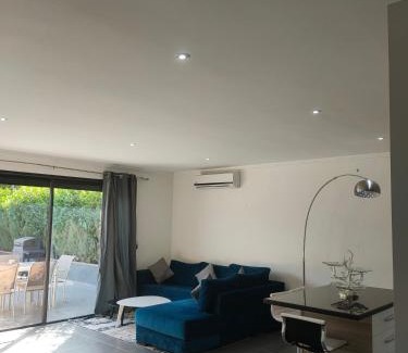 Tassoultante Apartment | Villa Sara avec sa piscine et jardin
