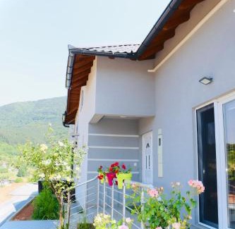 Hadzici Villa | Villa Saraj