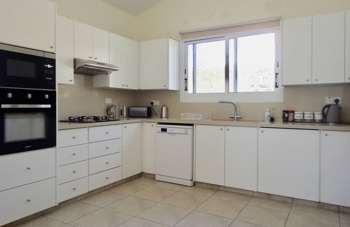 Peyia Town Villa | Villa, sea views, FREE A/C, pool, roof terrace, Wifi