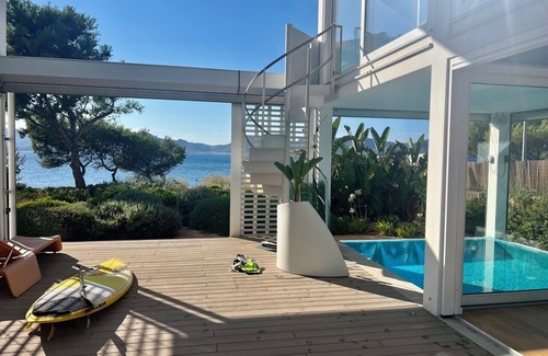 Marina Manresa Villa | Villa 'Seafront Sunset Alcudia' with Sea View, Wi-Fi and Air Conditioning