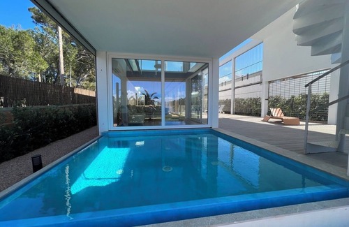 Marina Manresa Villa | Villa 'Seafront Sunset Alcudia' with Sea View, Wi-Fi and Air Conditioning