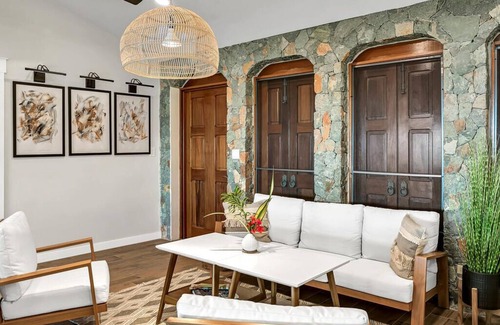 Hart Bay Villa | Villa Seagate-Renovated 5 bedroom Villa Chocolate Hole Oceanfront!