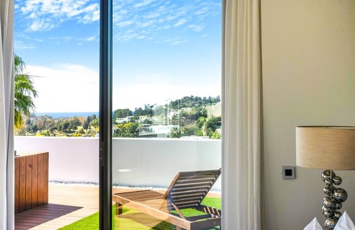 New Golden Mile Villa | Villa Serena