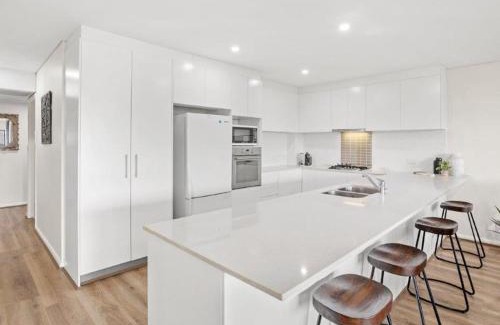 Fingal Bay Apartment | Villa Serene 3, 6-10 Market Street - Surfside Apartments WiFi, water views, Air Con, Pool