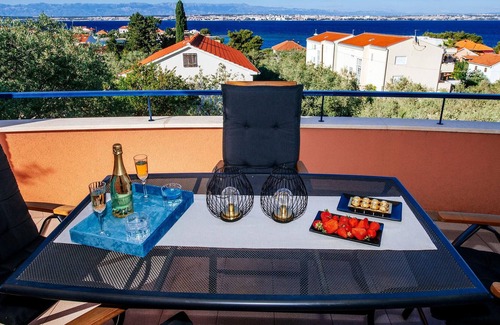 Poljana House | Villa Serenity is a modern and urban villa of 240m2, located in Poljana on the island of Ugljan.
