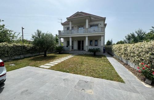 Kamez Villa | Villa Siena