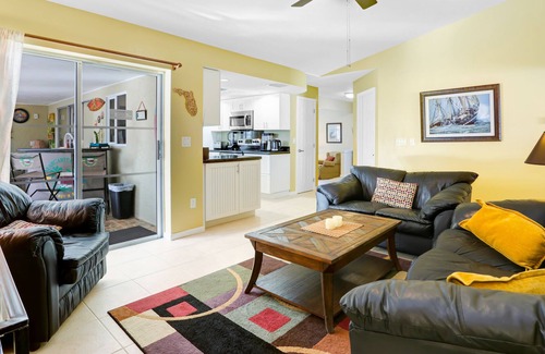 Caloosahatchee Villa | Villa Siva - Waterfront home w. Gulf access. Sun all day! Close to downtown.