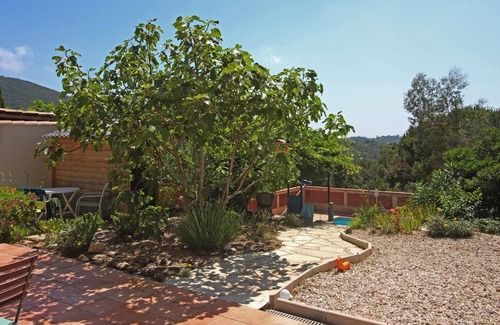 La Londe-les-Maures Villa | Villa sleeps 4, private pool with view, 15 min beach!