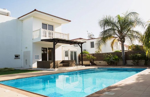 Ayia Napa Villa | Villa Sofia family friendly 3/4 bedroom villa with pool opposite Nissi Beach