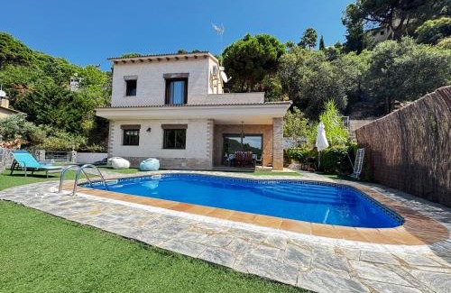 Lloret de Mar Villa | VILLA SOL Y MAR - Modern luxury with pool y sea view