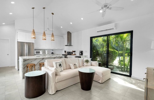 Grace Bay West Villa | Villa Solis - Steps from Grace Bay Beach