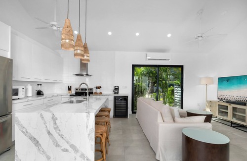 Grace Bay West Villa | Villa Solis - Steps from Grace Bay Beach