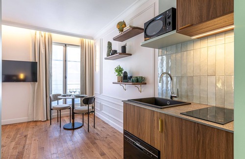 Quartier de Rochechouart Apartment | Villa SoPi Appart'Hotel by Patrick Hayat