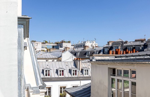 Quartier de Rochechouart Apartment | Villa SoPi Appart'Hotel by Patrick Hayat