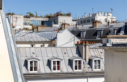 Quartier de Rochechouart Apartment | Villa SoPi Appart'Hotel by Patrick Hayat