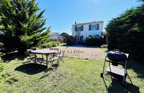 Port-des-Barques House | Villa Souzy - Family home with fully enclosed garden. 2km from the ocean.
