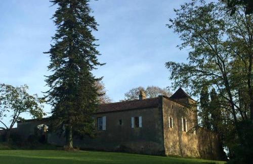 Blanquefort-sur-Briolance Villa | Villa spacieuse avec piscine privee a Blanquefort sur Briolance