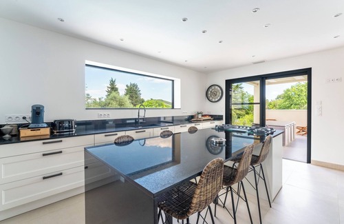 Saint-Andre-d'Olerargues Villa | Villa 'Spacieuse Et Accueillante' with Pool, Terrace & Wi-Fi