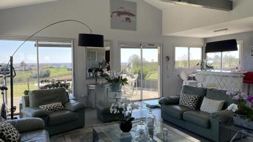 Sainte-Croix-Du-Mont Villa | Villa spacieuse avec piscine au milieu des vignes