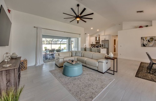 Pelican Villa | Villa Sparkle Blue - renovated with large pool and spa