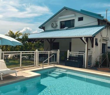 Quartier Desert Villa | Villa Stone pour 8 personnes, piscine chauffée 5 euros par jour, accès PMR, 5 étoiles