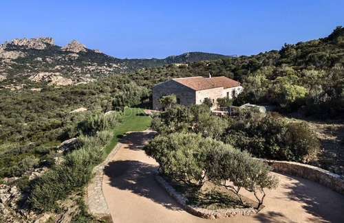 Cugnana Verde Villa | Villa Stone Queen in Costa Smeralda with Jacuzzi- SARDINIA UNLIMITED